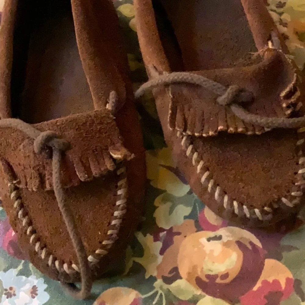 Minnetonka kids house shoes
